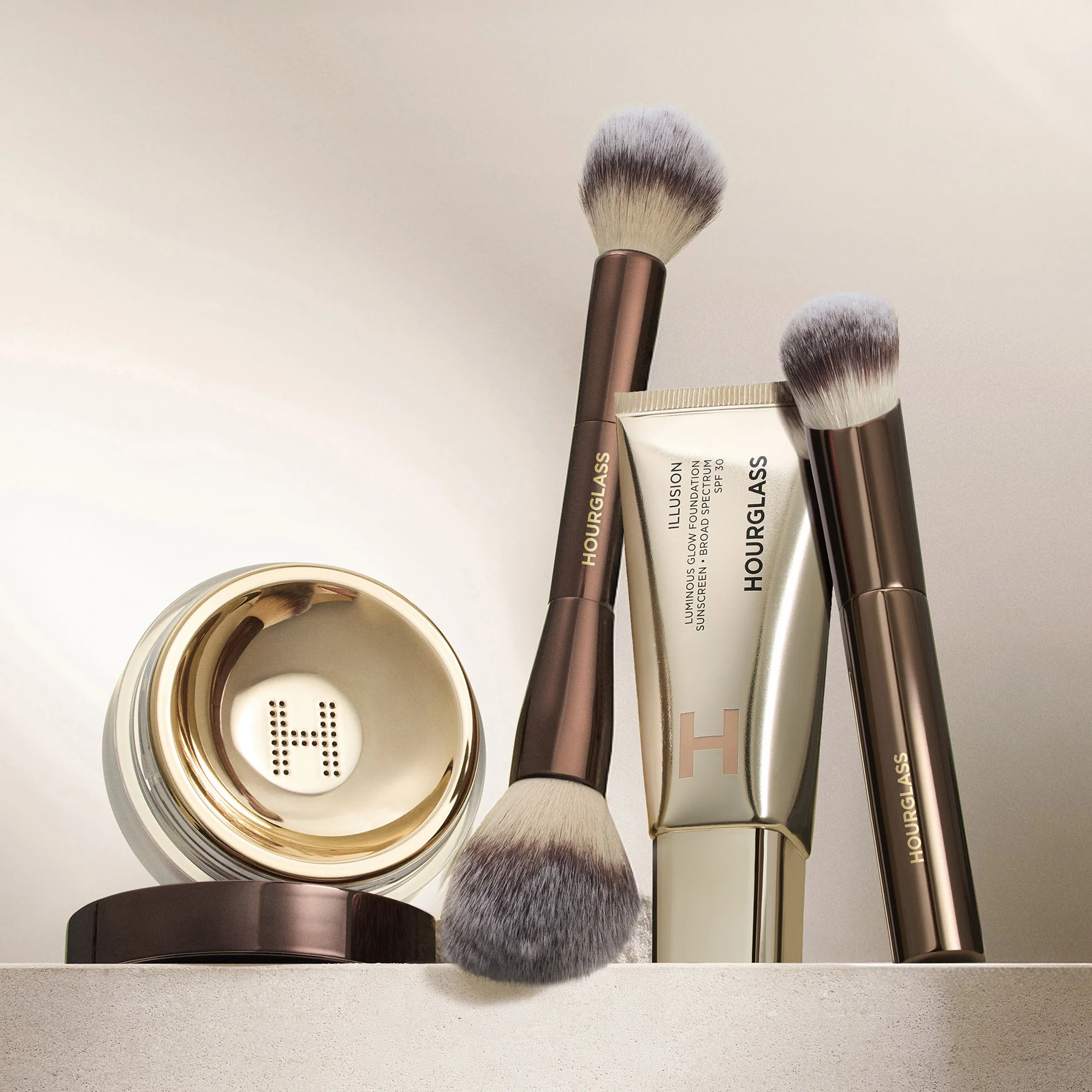 Veil™ Translucent Setting Powder - Image 10