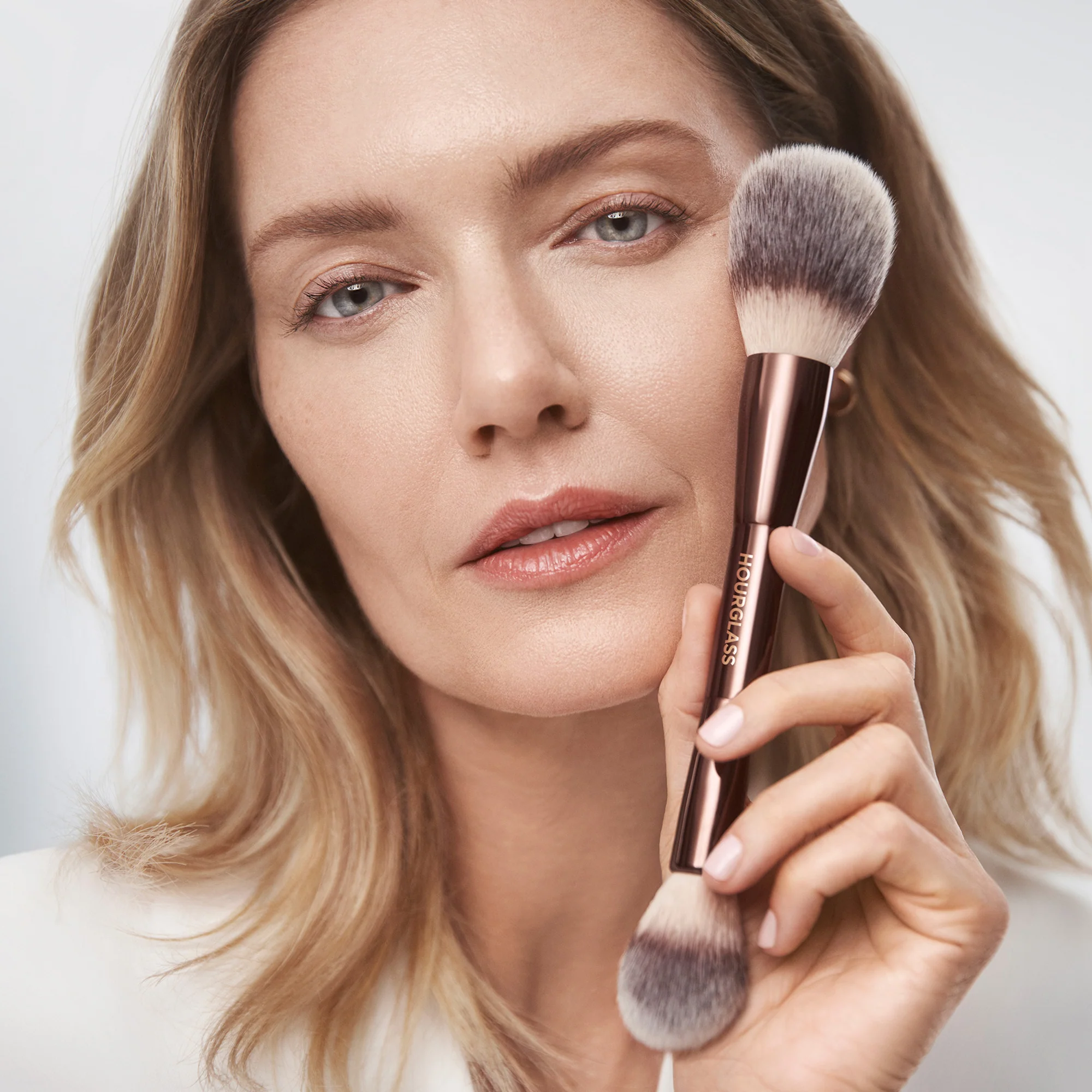 Veil™ Translucent Setting Powder - Image 11