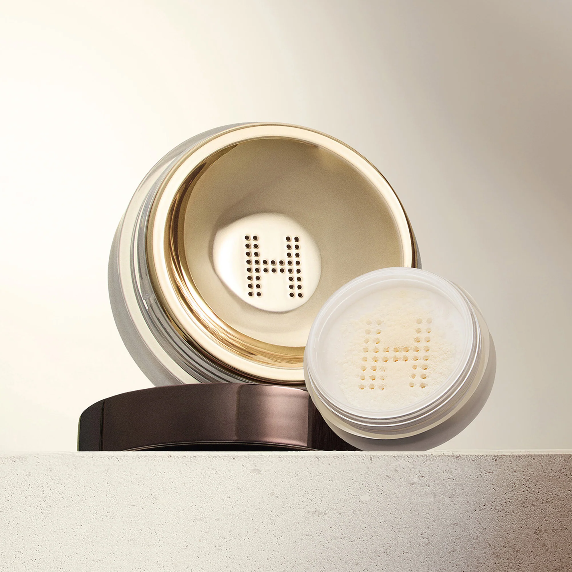 Veil™ Translucent Setting Powder - Image 8